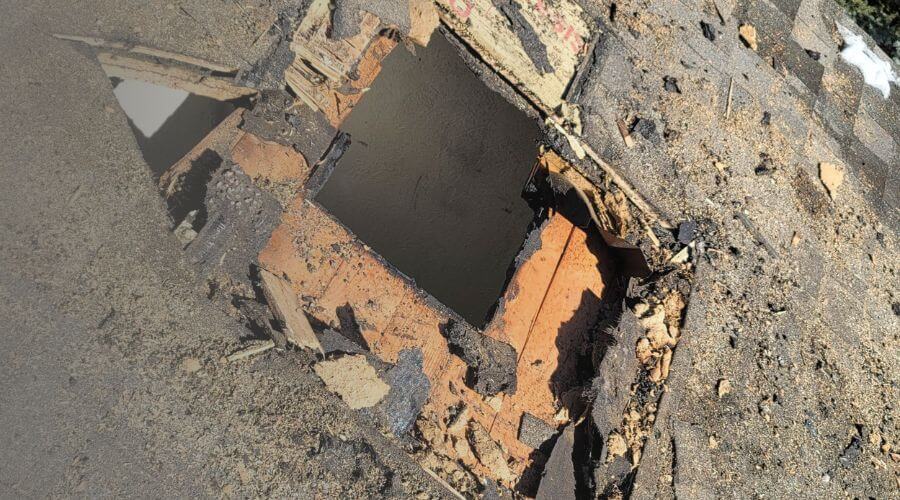 Why choose water damage cleanup for ceiling water damage repair in Templeton